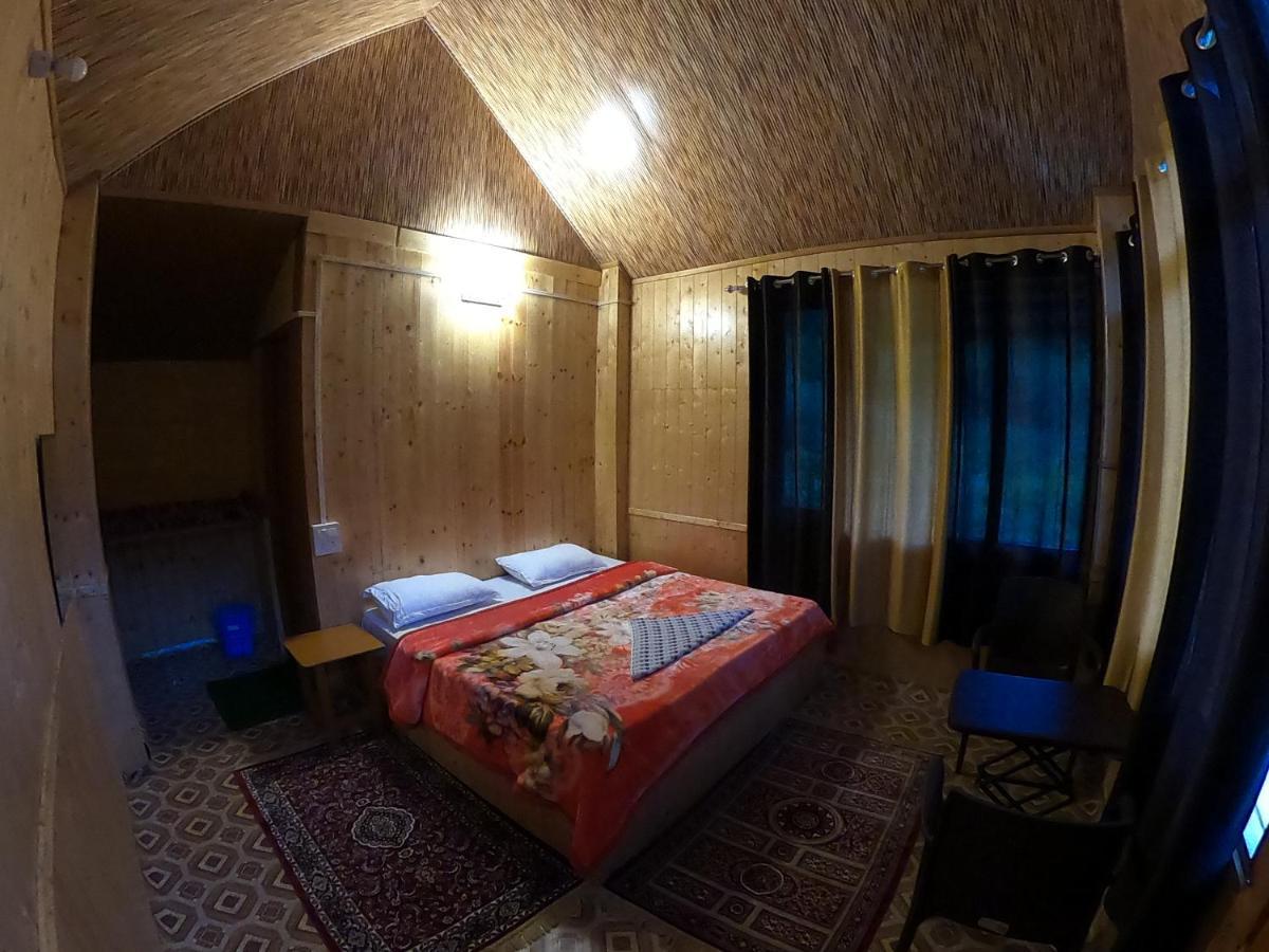 Reverberate Cafe & Cottages - Negi'S Place Jibhi Exterior foto