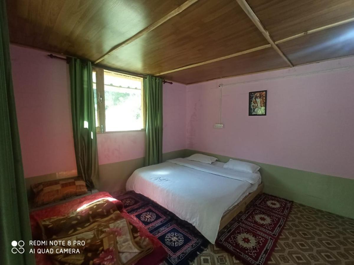 Reverberate Cafe & Cottages - Negi'S Place Jibhi Exterior foto