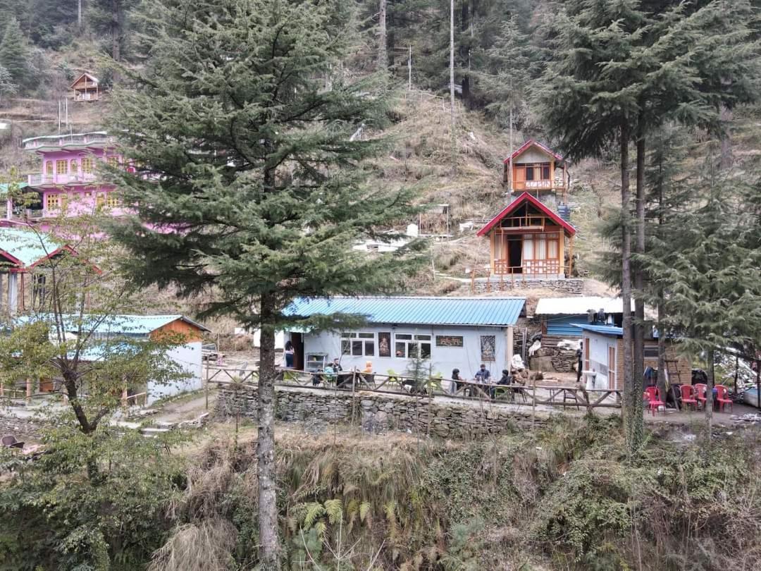 Reverberate Cafe & Cottages - Negi'S Place Jibhi Exterior foto